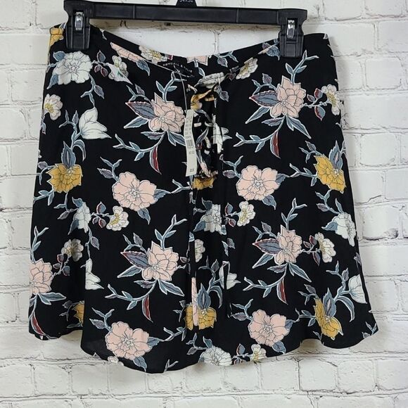 Kendall & Kylie Black Crepe Floral Mini Skirt PacSun Flowy Soft Kardashian Celeb - Picture 4 of 5